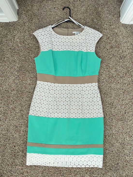 Studio One Dresses & Skirts - 👗Mint Green, Cream & Tan Sheath Dress 👗